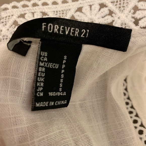 White blouse with flower embroidery - Picture 3 of 3